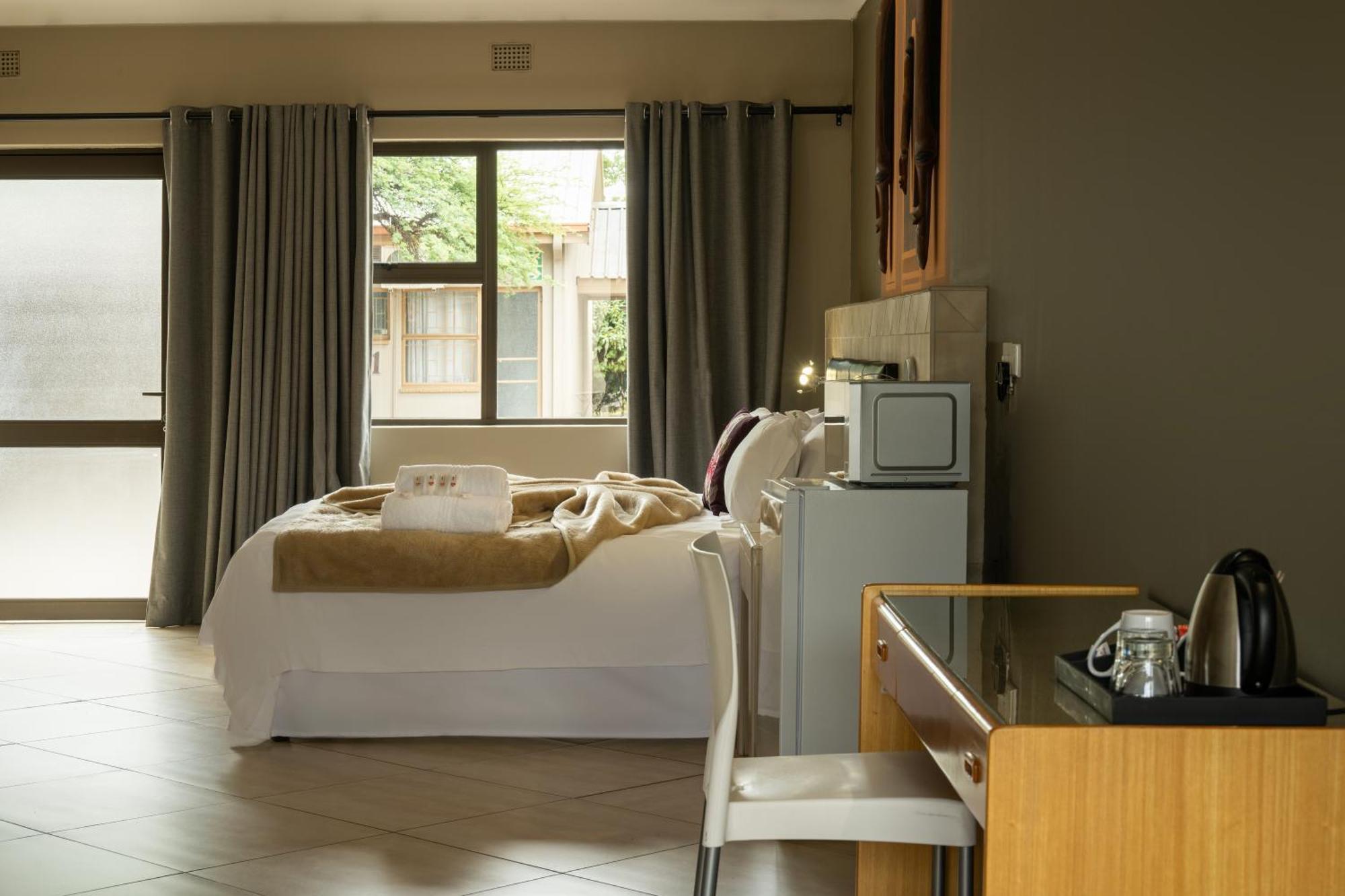 Kuruman Lodge Extérieur photo